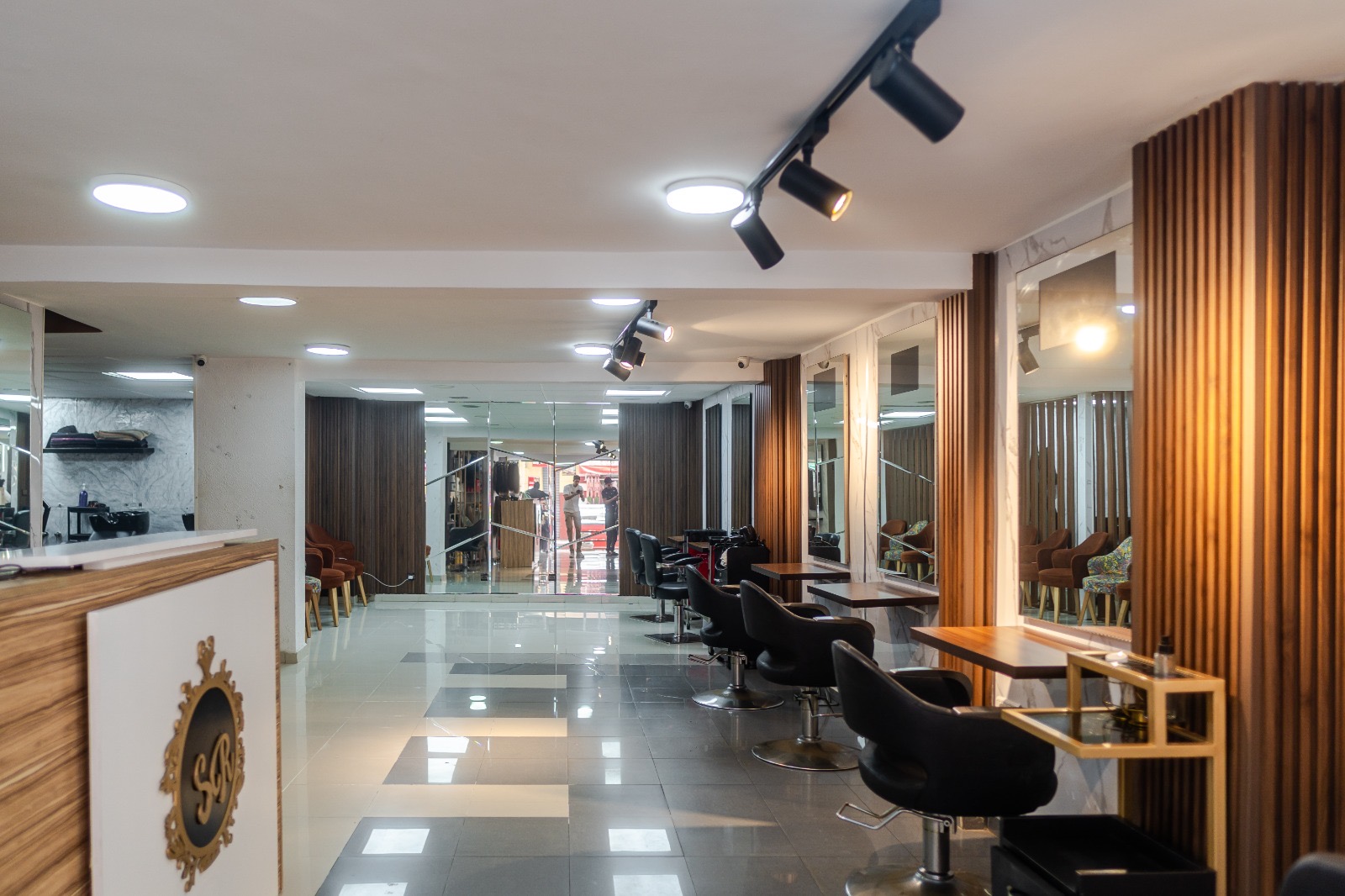 Espace d’accueil du salon